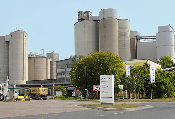 Cementárna společnosti Holcim v Höveru u německého Hannoveru (13. září 2024)
