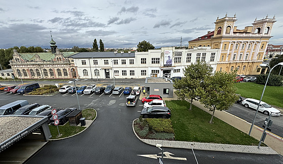 Plzeská radnice vypíe sout na architektonické eení stední ásti objektu...