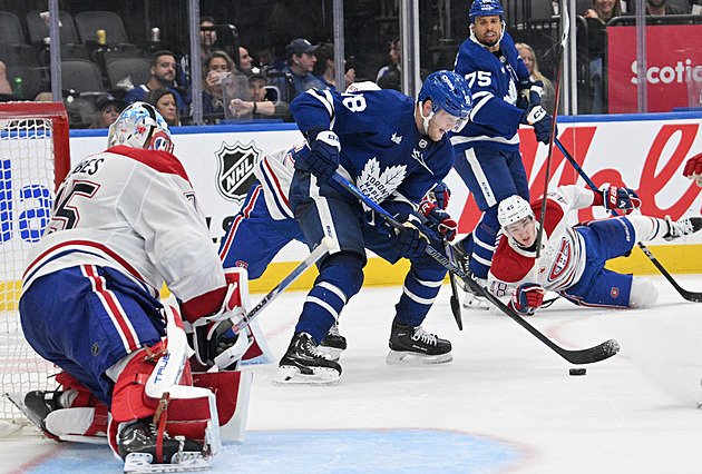 Chytil bodoval i ve třetím startu, Pastrňák nastoupil za Boston