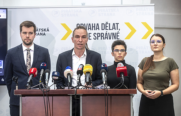 Uražená ega a nezvládnuté emoce. Zhrzené pirátské primadony bojují proti celému světu