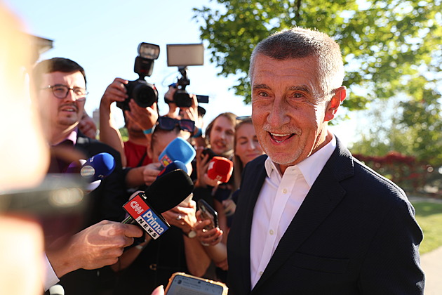 Karel je bůh, takový výsledek jsme fakt nečekali, raduje se šéf ANO Babiš