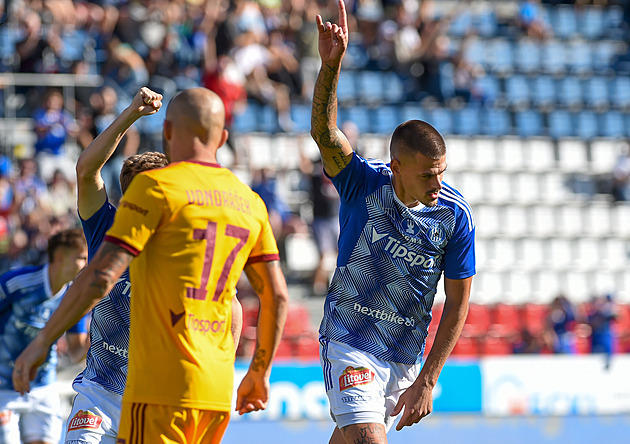 Olomouc - Dukla 2:1, dvě červené i další góly Klimenta, Řezníček jen snížil