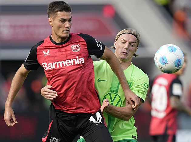 Leverkusen zvládl přestřelku. Schick hrál od začátku. Stuttgart dal pět gólů