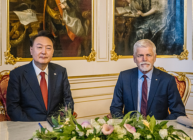 Fiala bude jednat s jihokorejským prezidentem po výhře KHNP v jaderném tendru