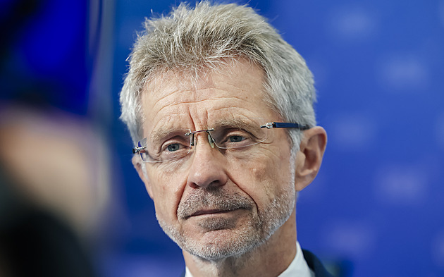 Senát se poprvé sešel v novém složení, funkci předsedy obhájí Vystrčil
