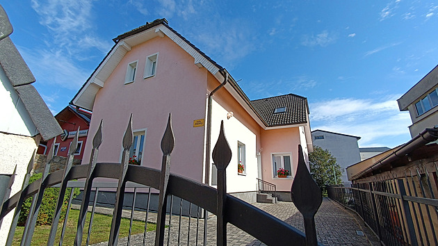 Vedení sv�telské radnice uva�ovalo o tom, vytvo�it v penzionu mate�ské centrum....