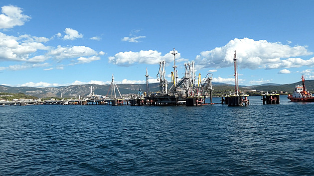 Válka na Blízkém východě ohrožuje dodávky ropy pro TAL jen v menší míře