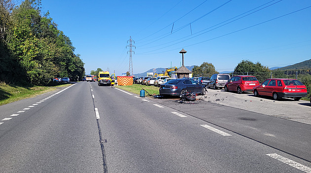 Moravskosleztí záchranái zasahovali v sobotu u stetu motorkáe s osobním...