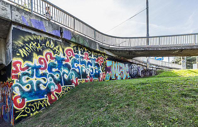 Spray´n´chill. Festival v Hradci zve zájemce o graffiti k dalšímu mostu
