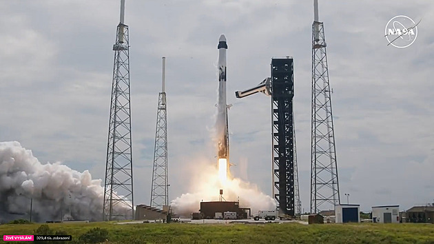 Na ISS letí loď SpaceX, která má vyzvednout astronauty Boeingu