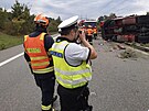 Na d�lnici D55 mezi Hul�nem a Otrokovicemi havaroval r�no kamion. �idi� utrp�l...