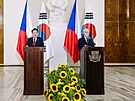 Prezident Korejské republiky Jun Sok-jol a eský prezident Petr Pavel