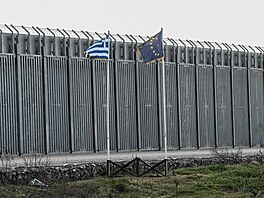 ecko-turecká hranice po soui vícemén kopíruje tok eky Evros, ale od roku...
