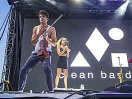 Neil Amin-Smith b�hem vystoupení (26. �ervence 2015)