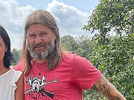 David Horváth se svou rodinou a tv�rci po�adu 13. komnata  - Simonou Chytrovou...