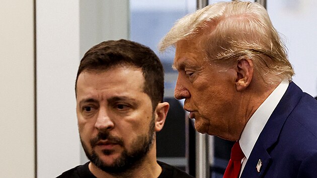 Kandidt na americkho prezidenta Donald Trump se seel v New Yorku s Volodymyrem Zelenskm. (27. z 2024)