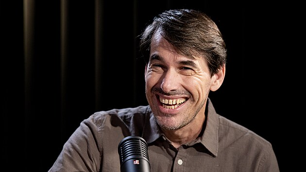 Michael Bluhm, slovensk� novin�� a pedagog �ij�c� v USA ve Washingtonu je hostem po�adu Rozst�el.