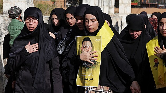 Poh�eb zabit�ho �lena Hizball�hu na ji�n�m p�edm�st� Bejr�tu (19. z��� 2024)