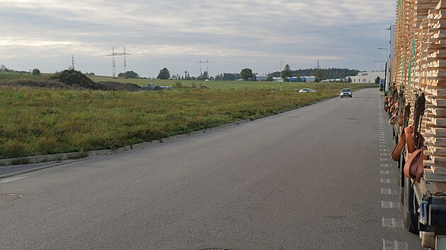 Na zhruba deseti hektarech plochy v lokalit� Jamsk� II (na sn�mku) stav� prvn� firma, s dal��mi m� m�sto uzav�en� smlouvy nebo s nimi jedn�.