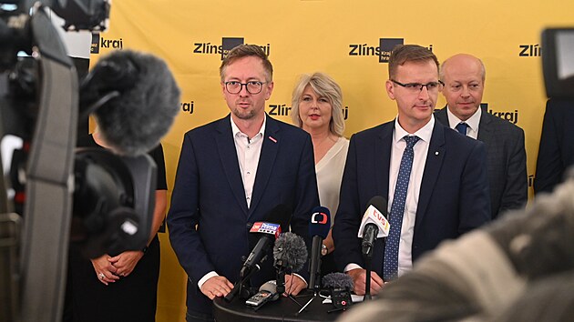 Novou koalici Zlnskho kraje vytvoilo hnut ANO se STAN. Na snmku v poped zleva ldr STAN a prvn nmstek hejtmana Tom Chmela a hejtman za ANO Radim Holi. (z 2024)