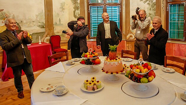 Letohrdkem provzel kasteln zmku Pavel Slavko (vlevo).