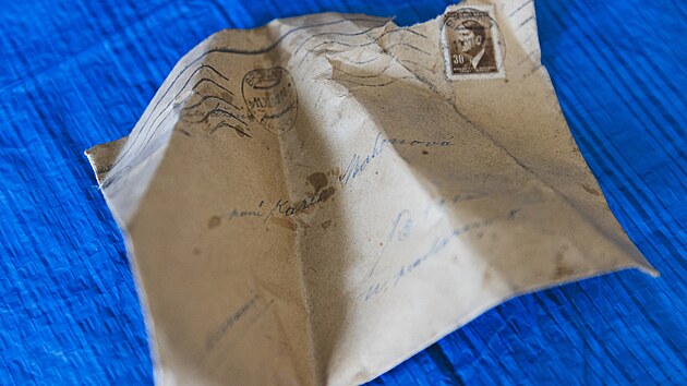 Kamna v brn�nsk�m dom�, v n�m� �il slavn� b�sn�k Ji�� Mahen, skr�vala des�tky let r�zn� dopisy a pozn�mky, o nich� doned�vna nem�l nikdo tu�en�. Nejstar�� p�semnosti poch�zej� z dob protektor�tu. (23. z��� 2024)