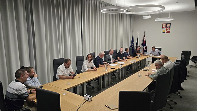 Non vyjednvn o krajsk koalici v Pardubickm kraji se thla dlouh hodiny.