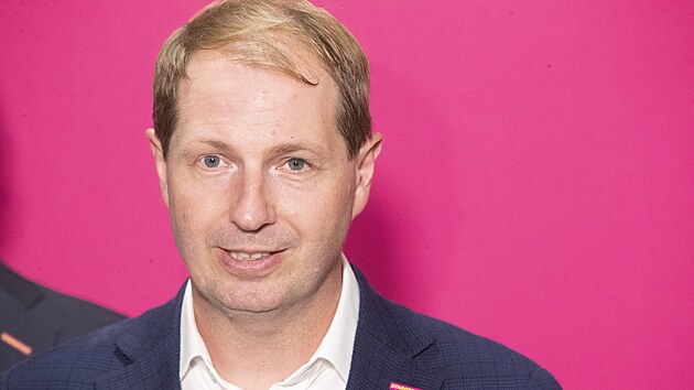 Tisková konference hnutí STAN po volbách do Senátu. Na fotografii Ondřej Lochman (28. září 2024)