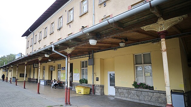 V Jihlav� byla slavnostn� zah�jena kompletn� p�estavba sta�i�k�ho m�stsk�ho n�dra��. Do dvou let by na jeho m�st� m�l vyr�st modern� dopravn� termin�l za jednu a t�i �tvrt� miliardy korun. (26. z��� 2024)