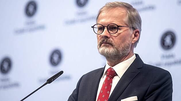 Premi�r Petr Fiala na tiskov� konferenci p�edsed� stran koalice SPOLU po jedn�n� o odchodu Pir�tsk� strany z vl�dy, zleva. (24. z��� 2024)