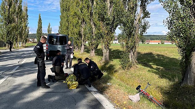 Speciln jednotka zachrnila mue po pdu z kola.