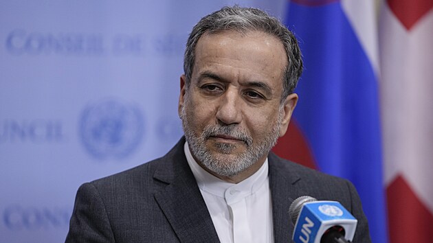 Íránský ministr zahranií  Abbás Arakí ped jednáním Rady bezpenosti OSN....