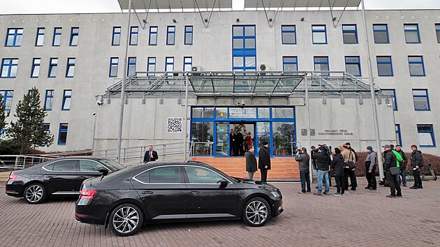 Krajsk� ��ad Karlovarsk�ho kraje. (19. b�ezna 2019)