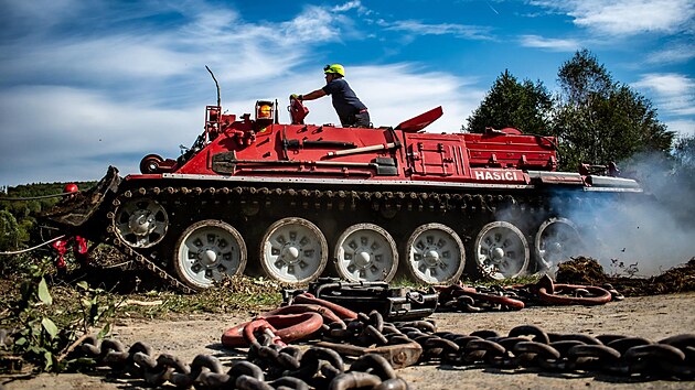 Na severu Olomouckho kraje pokrauje odklzen kod po niivch povodnch. Nasazen je i vyproovac tank VT 72b.