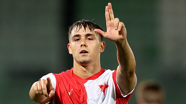 Mat�j Jurásek slaví gól do sít� Ludogorce, kterým poslal Slavii do vedení.