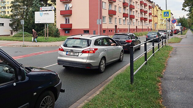 Nvtvnci o polskm svtku zahltili pjezdovou silnici k zoo ve Dvoe Krlov. (15. srpna 2024)