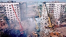 V roce 1999 Rusko za�ilo sérii teroristických útok�, které si vy�ádaly na 300...