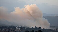 Kou� stoupá na libanonské stran� hranice s Izraelem. (22. zá�í 2024)