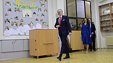 Premiér Petr Fiala (ODS) ve volební místnosti. (20. záí 2024)