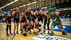 Basketbalistky �abin slaví v ma�arském Szekszárdu postup do Euroligy. (25. zá�í...