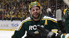 Útoník Lubo Rob slaví trefu za Vsetín.