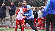 Luis Figo na akci Grassroots uspoádané v rámci zasedání výkonného výboru UEFA.