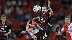 Andrea Staková v dresu Galatasaraye bhem zápasu se Slavií v zápase...