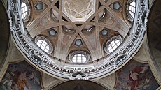 Torino, interiér kostela San Lorenzo