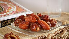 Pro� Prsty sv�tla? Kdy� je podr�íte proti sv�tlu, uvidíte v du�in� prosvítat...