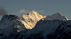 Výhledem na ostrá úboí Mount Earnslaw v Otago zaínají zábry Dvou ví,...
