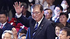 Bývalý japonský ministr obrany igeru Iiba pi svém zvolení novým éfem...