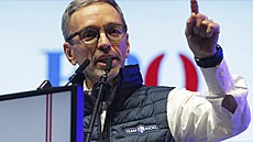 �éf Svobodné strany (FPÖ) Herbert Kickl na záv�re�ném volebním mítinku ve Vídni...