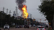 V americkém mst Houston se po tyech dnech podailo uhasit poár plynového...