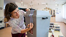 U druhého kola voleb do Senátu voli�i vybírají u� jen ze dvou kandidát�, kte�í m�li nejvíc hlas�.